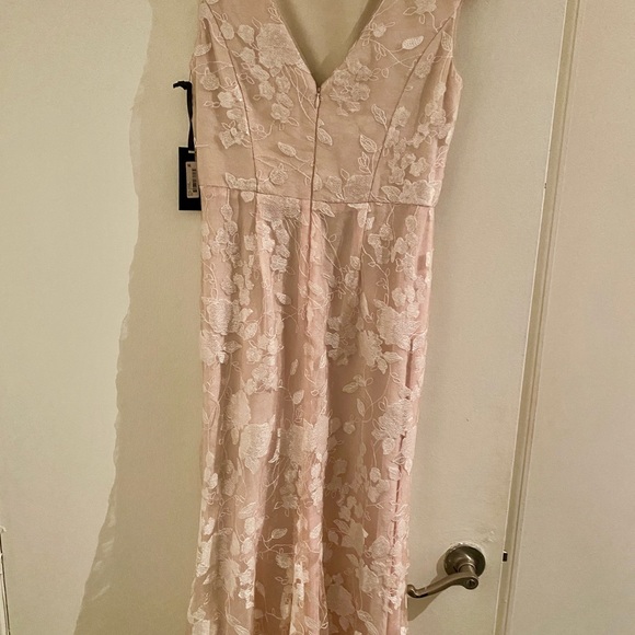 Vera Wang Natural Pink Evening Gown. Size 4 - Picture 4 of 5